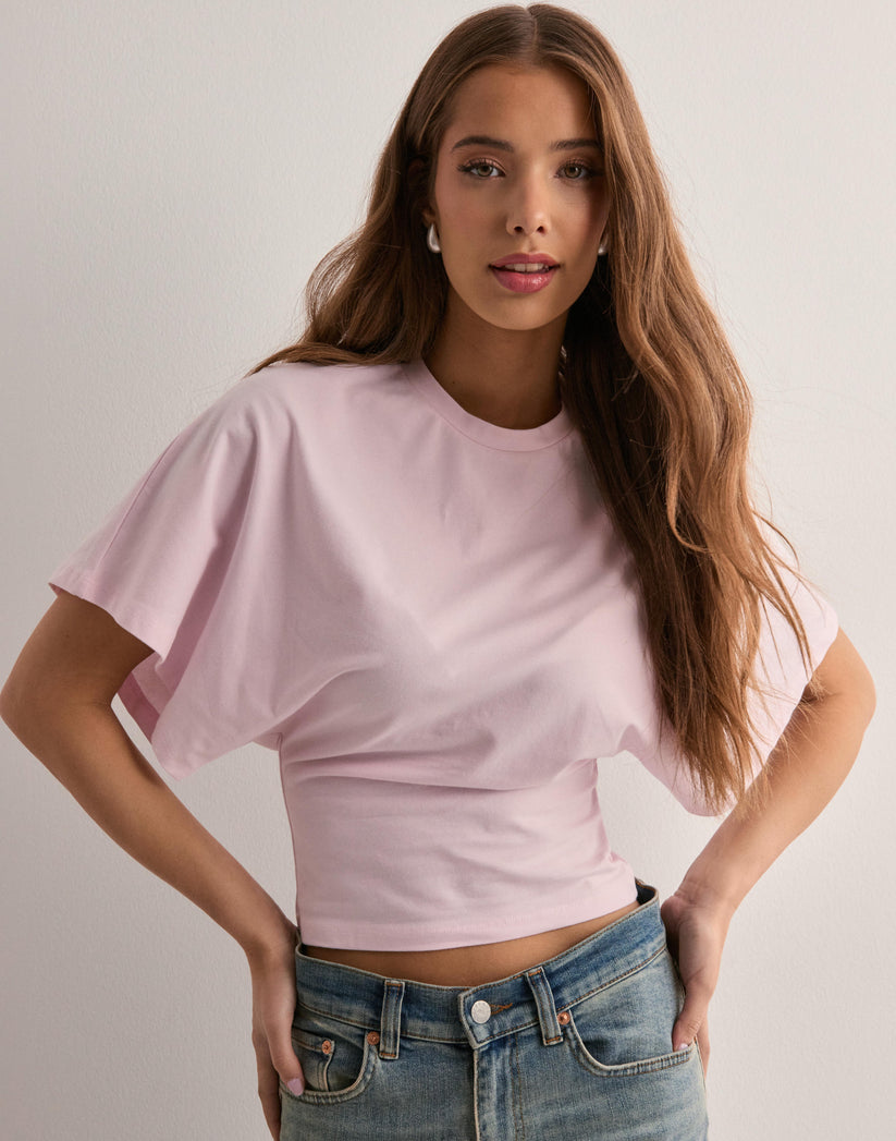 Chic Women's Wide Sleeve T-Shirt. Modern crewneck, comfortable everyday top for versatile fashion looks.
