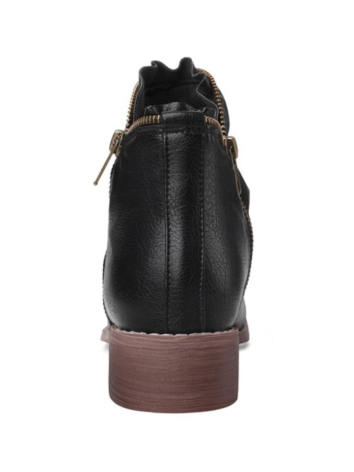 Black women's wrinkled western ankle boots, low heel, double zip closure, perfect for fall.
